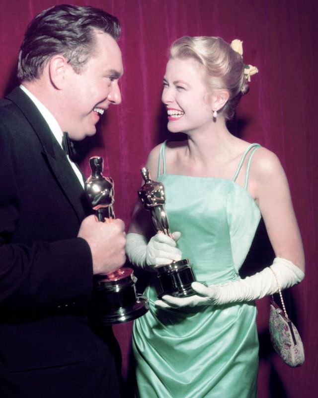 Stunning Photos of Grace Kelly after Winning an Oscar at the 27th Annual Academy Awards, 1955