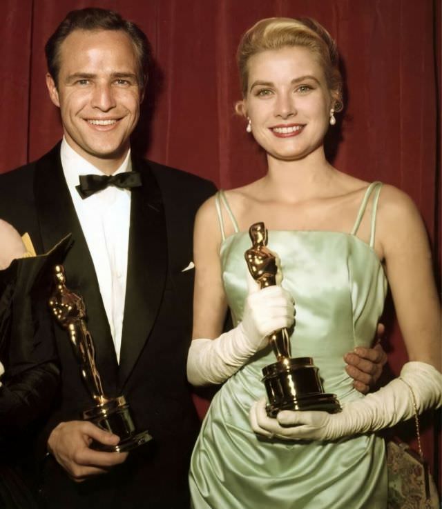 Stunning Photos of Grace Kelly after Winning an Oscar at the 27th Annual Academy Awards, 1955