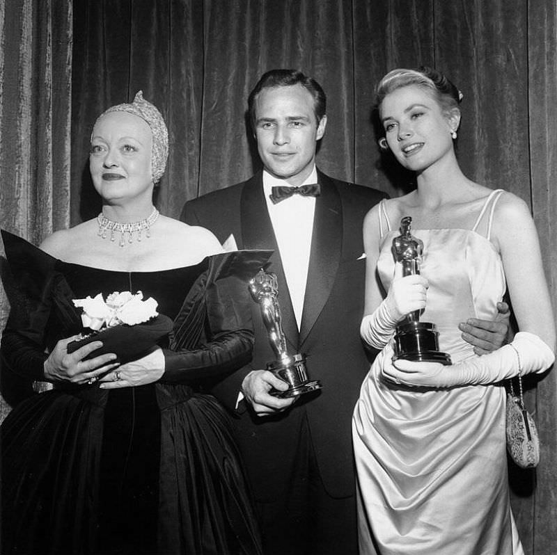 Stunning Photos of Grace Kelly after Winning an Oscar at the 27th Annual Academy Awards, 1955