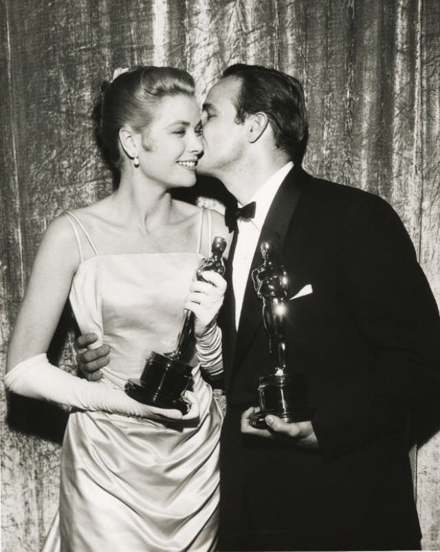 Stunning Photos of Grace Kelly after Winning an Oscar at the 27th Annual Academy Awards, 1955