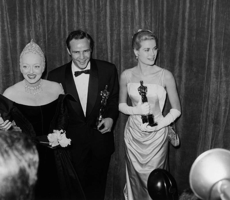 Stunning Photos of Grace Kelly after Winning an Oscar at the 27th Annual Academy Awards, 1955