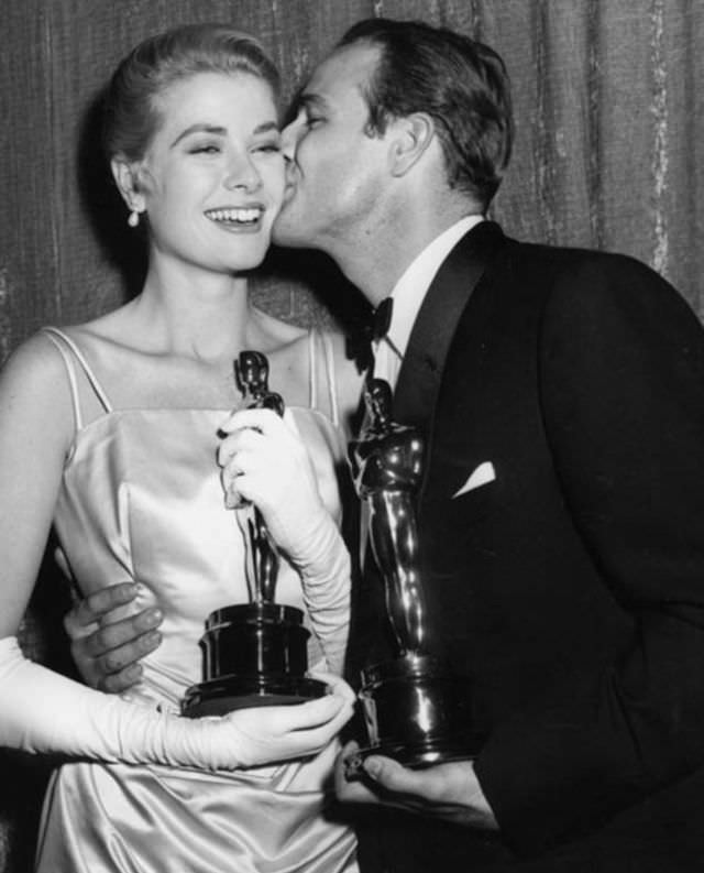 Stunning Photos of Grace Kelly after Winning an Oscar at the 27th Annual Academy Awards, 1955