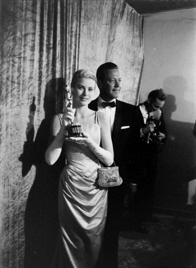 Stunning Photos of Grace Kelly after Winning an Oscar at the 27th Annual Academy Awards, 1955