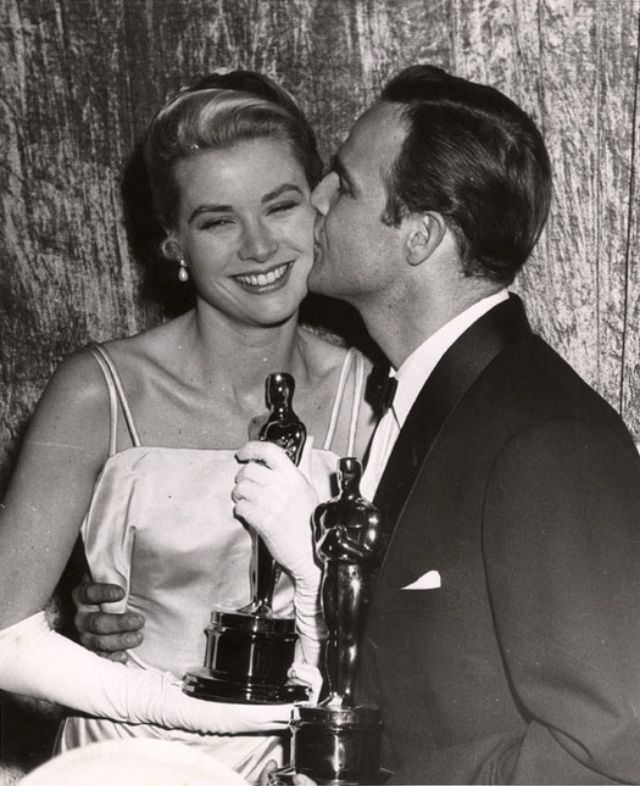 Stunning Photos of Grace Kelly after Winning an Oscar at the 27th Annual Academy Awards, 1955