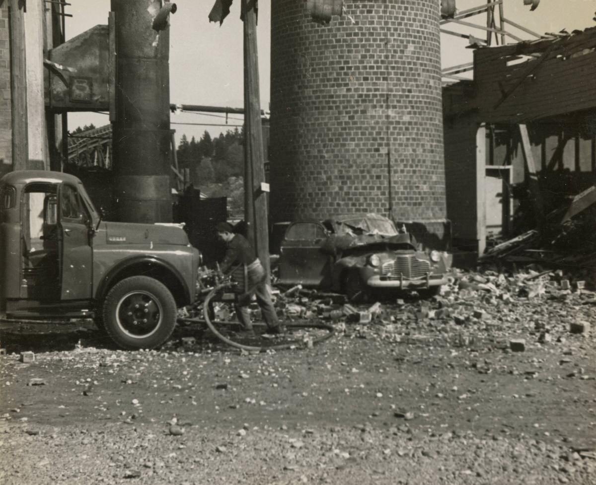 Washington Veneer after 1949 Olympia earthquake