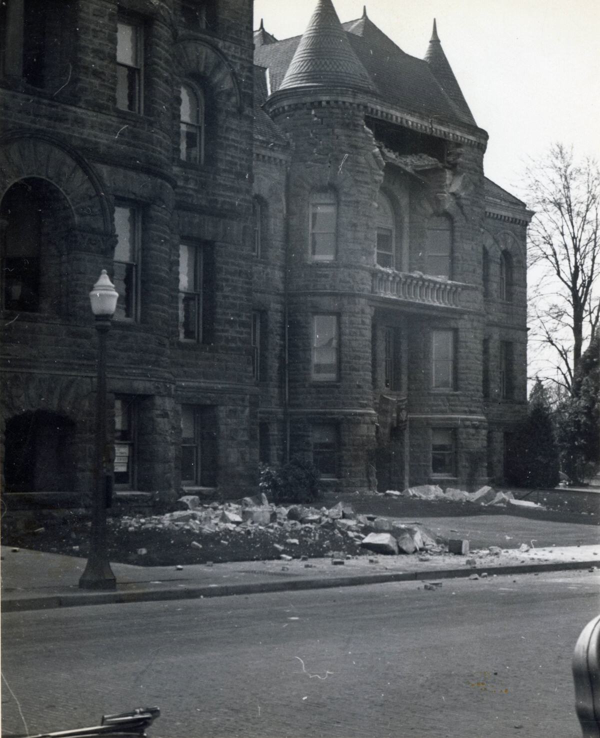 Old Capitol building after the Olympia earthquake, 1949