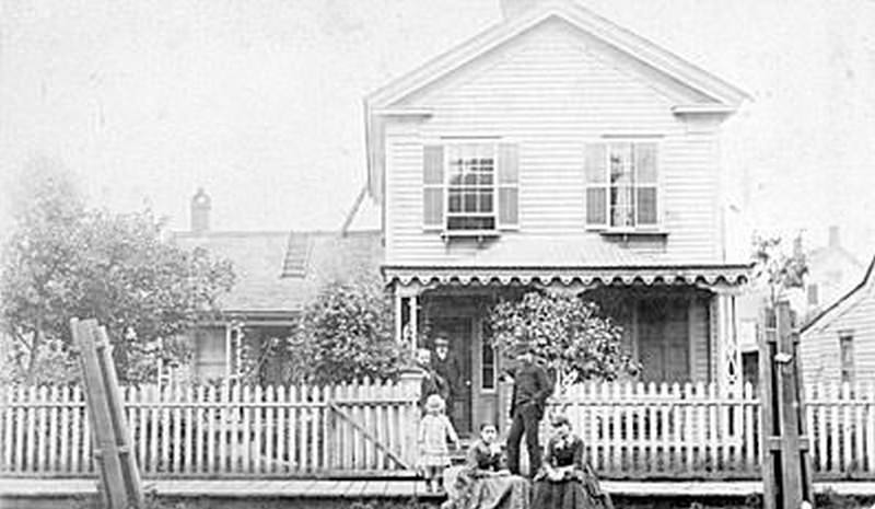 Home of the family of Robert Frost, pioneer of Olympia, 1888