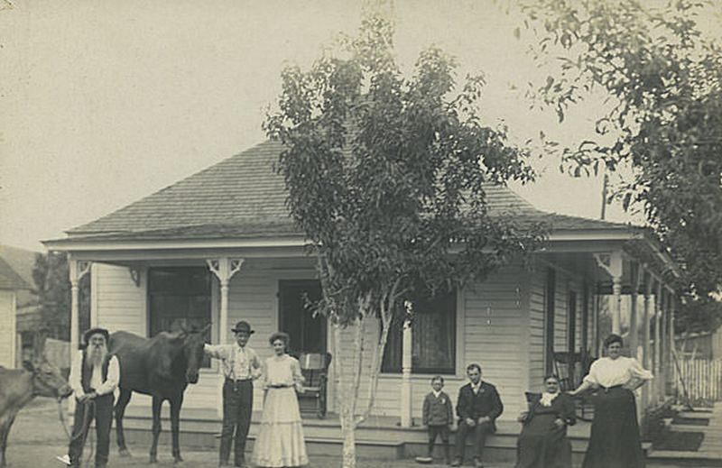 A one-story clapboard home identified as Charley Vietzen's, an early saloonkeeper of Olympia, 1889.