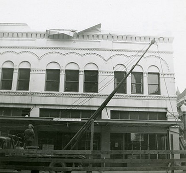 Reed Building after the 1949 Olympia earthquake, 1949