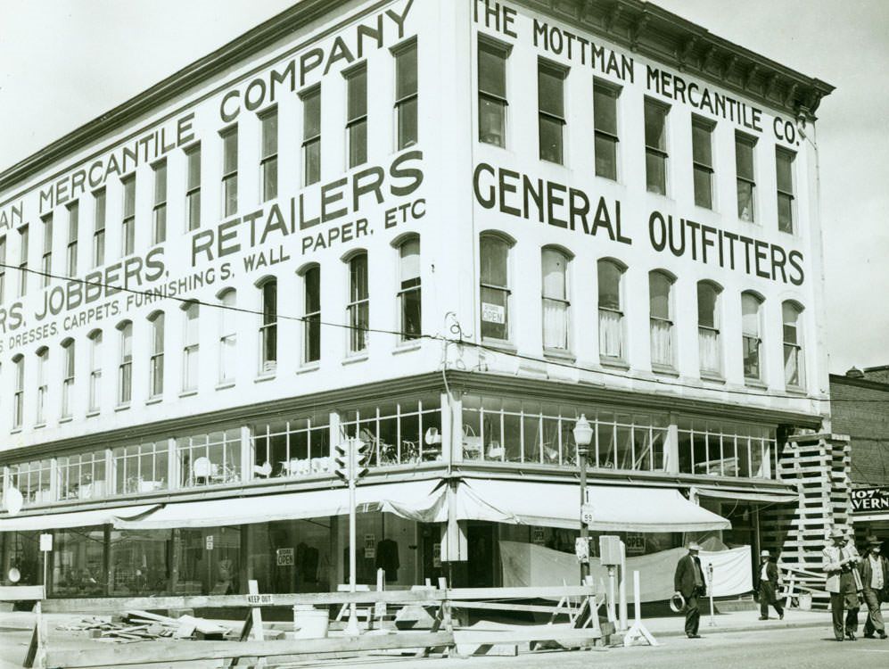 Mottman Store after 1949 earthquake