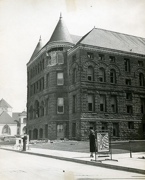 Damage to Old State Capitol Building after 1949 earthquake.