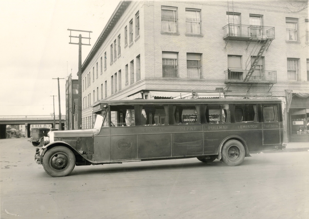 1926 Interstate Coach Company bus, Spokane, 1926