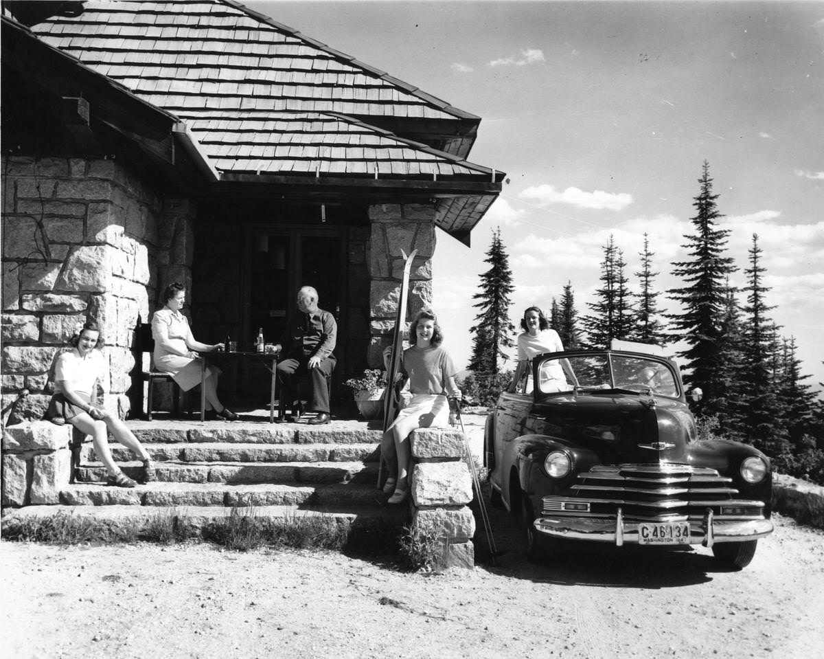 Mt. Spokane, chalet below summit, 1947