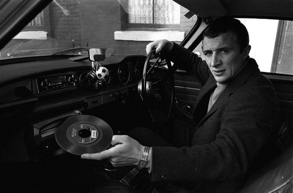 Highway Hi-Fi: When Cars had Built-in Vinyl Record Players