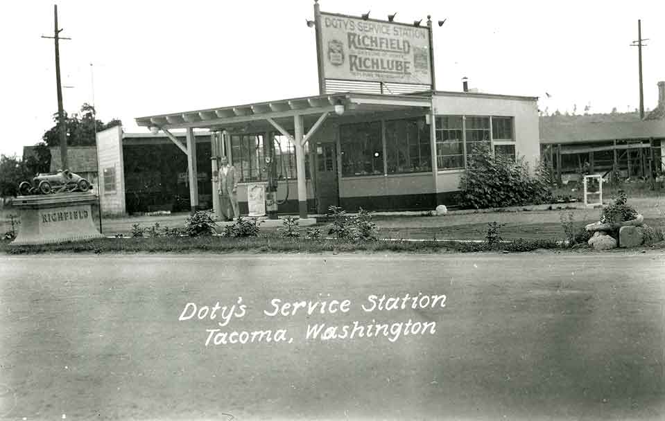 Doty's Service Station/Tacoma, 1928