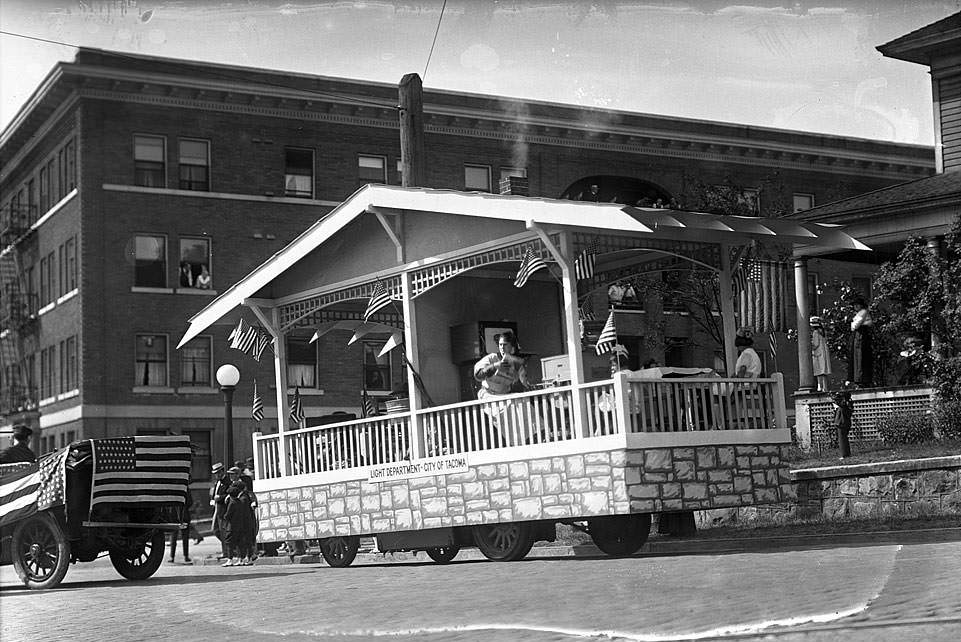 Light Department, City of Tacoma, parade float, Tacoma, 1918