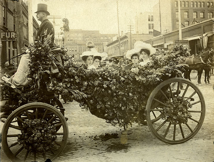 Rose Carnival Parade, Tacoma, 1905