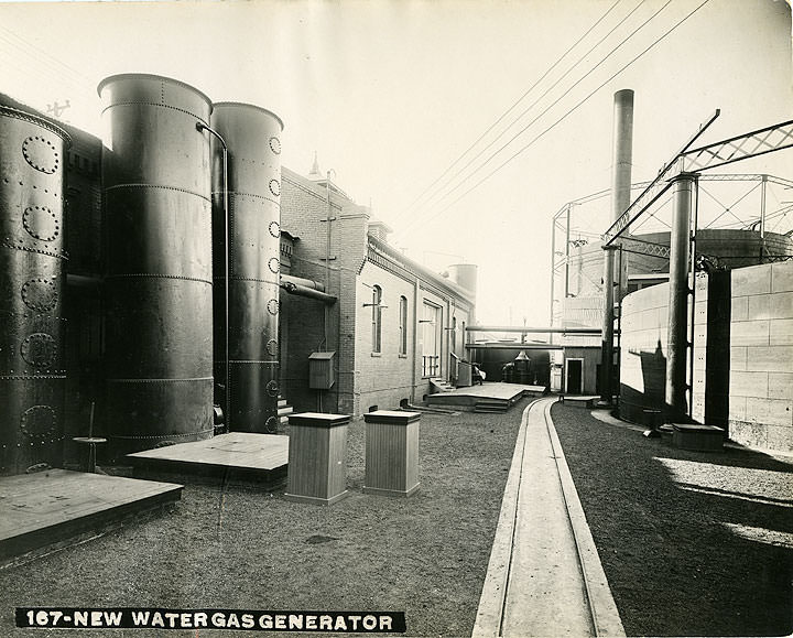 New Water Gas Generator, Tacoma Gas & Electric Light Co., Corner of South Twenty-second Street and Winthrop Avenue, Tacoma, 1910