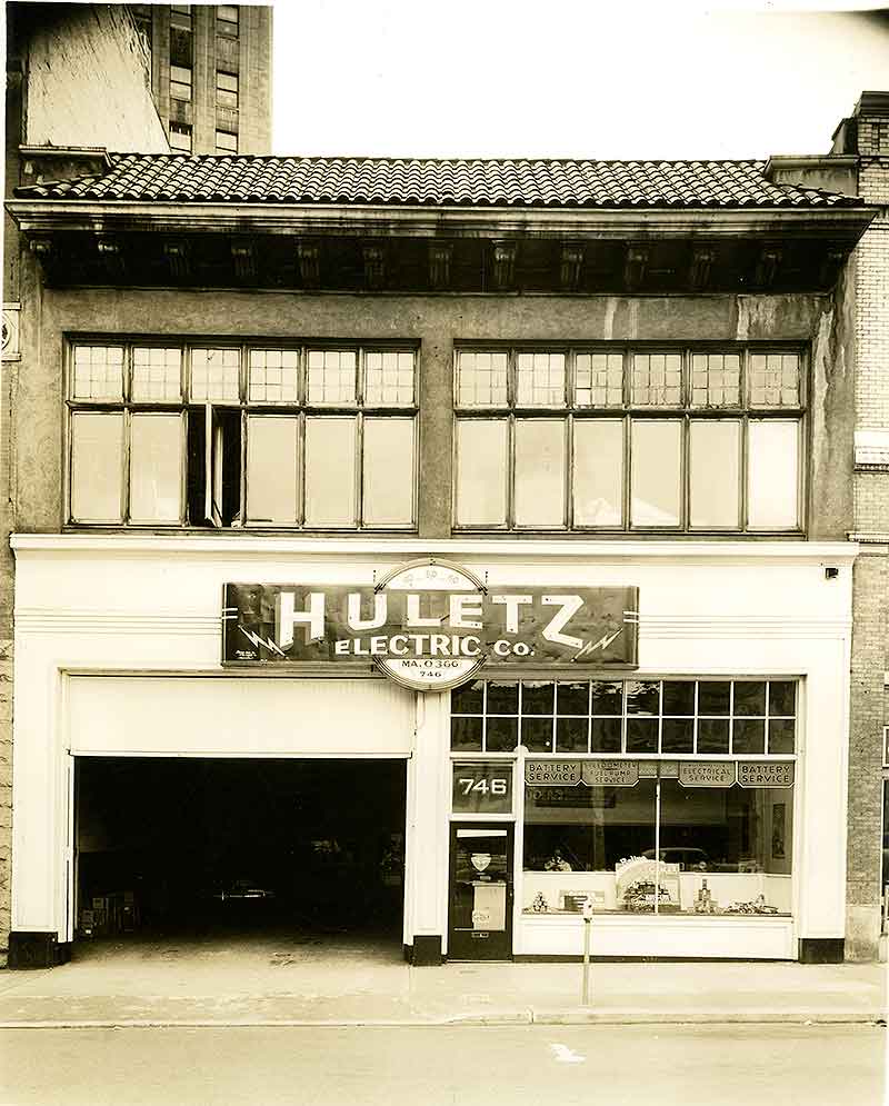 Huletz Electric Co. / 746 Broadway / Tacoma, 1945