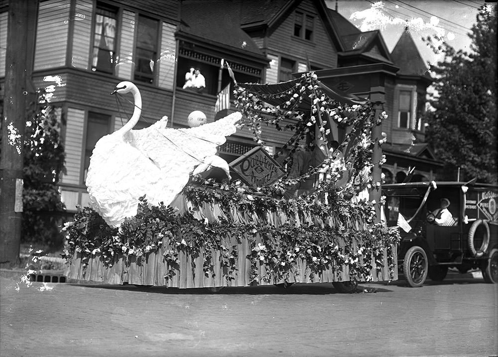 Carstens Company parade float, Tacoma, 1918