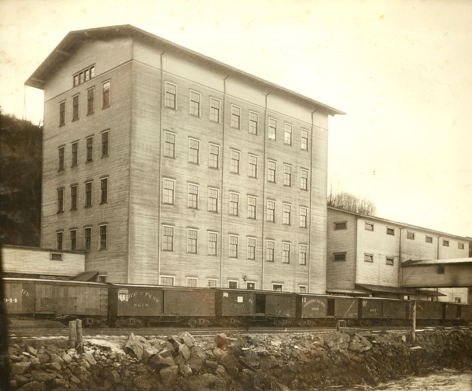 Tacoma Grain Company's Flour Mill & Warehouse, - Tacoma, 1915