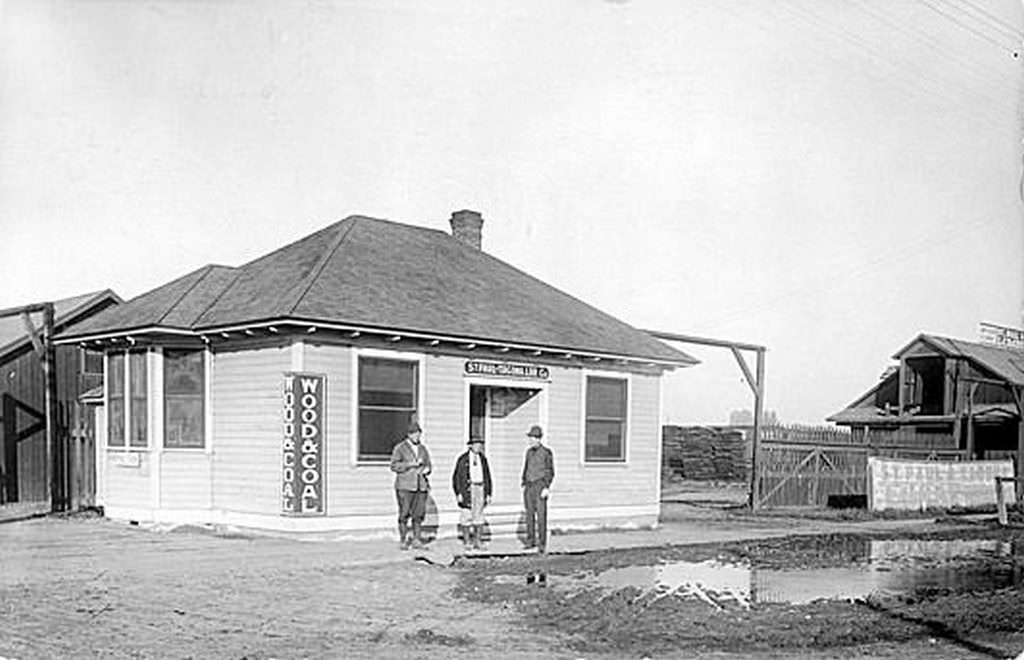 St. Paul & Tacoma Lumber Company office, Grandview, 1915