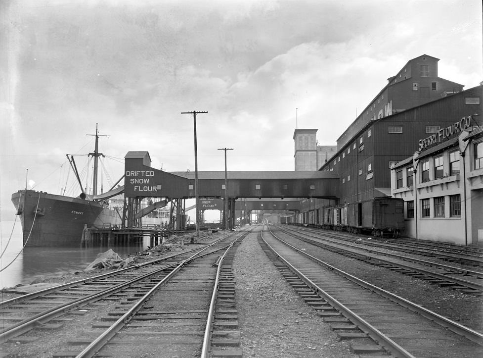 Sperry Flour Company grain elevator, Tacoma, 1920