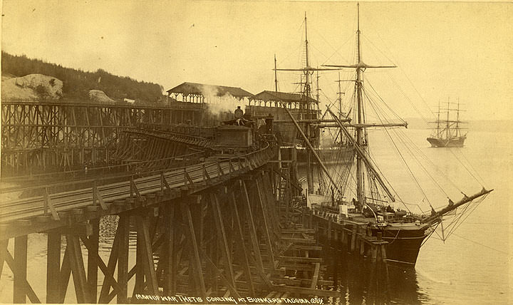 Man of War Thetis coaling at bunkers Tacoma, 1889