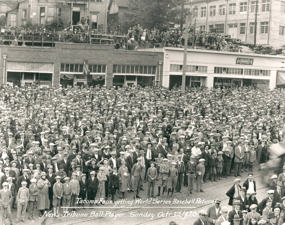 Tacoma Fans getting World Series Baseball Returns, 1926