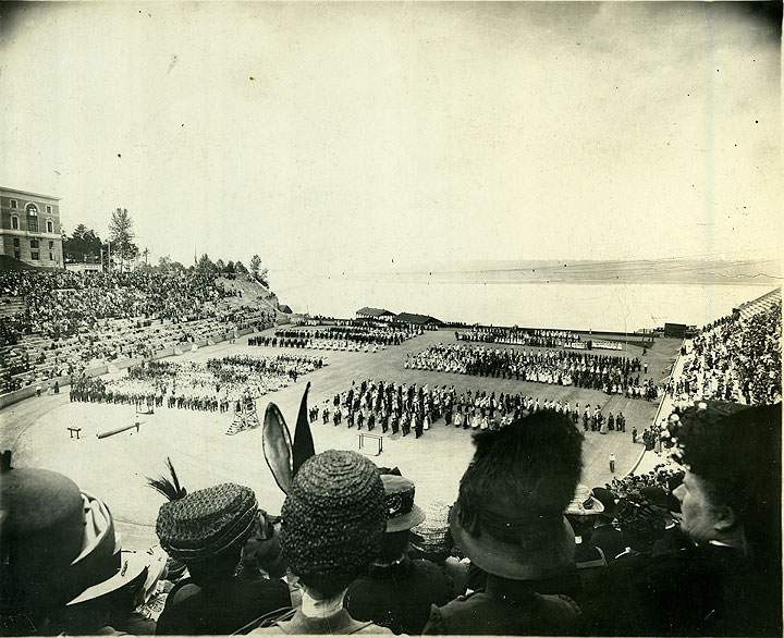 student ceremony at Stadium Bowl, Tacoma, 1915