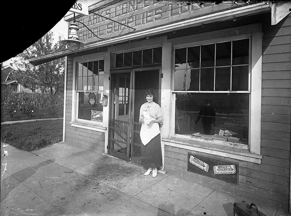 Clark's Confectionary, South Tacoma, 1918