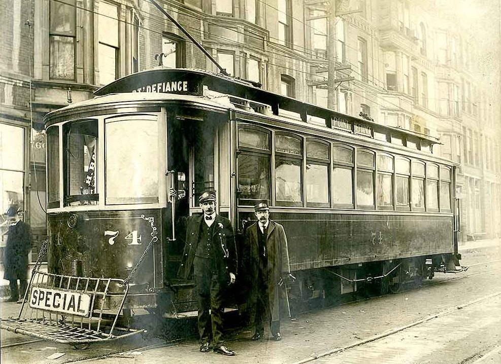 Tacoma Railway and Power streetcar #74 stopped at 9th and Broadway, 1905