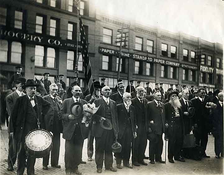G.A.R. Veterans at Union Depot, Tacoma, 1910