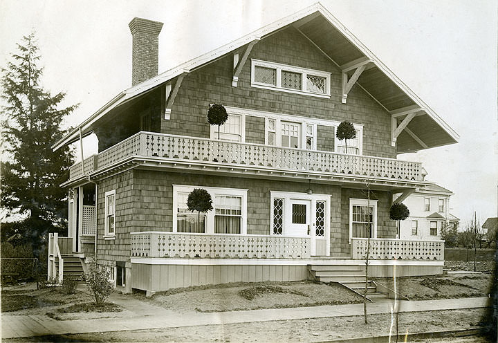 House at 1318 Division Avenue, now South Fourth Street, Tacoma, 1906