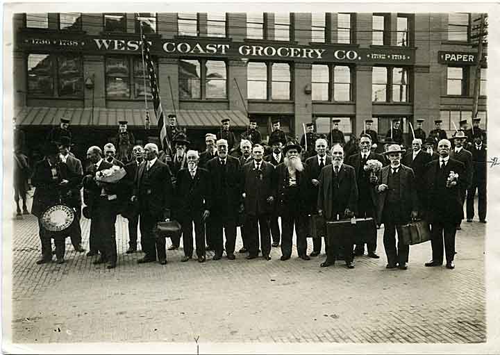 G.A.R. men in front, Members Troop B Mounted in the rear, Tacoma, 1910