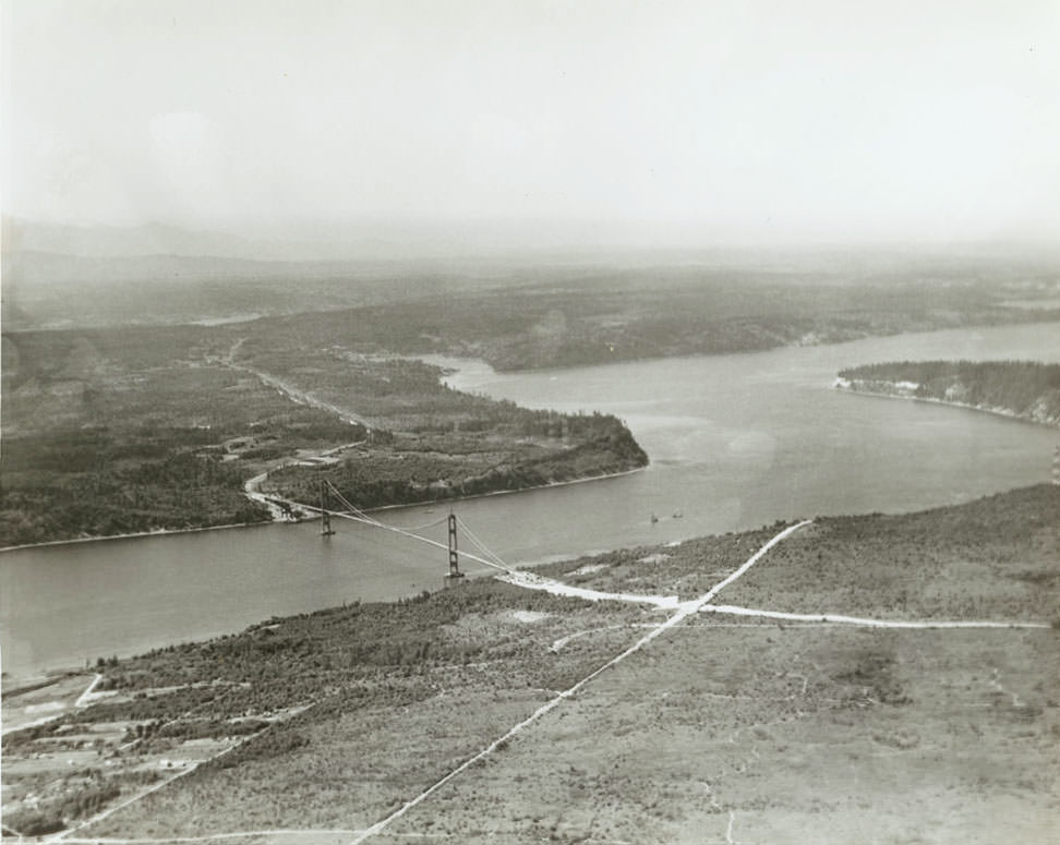 First Tacoma Narrows Bridge, 1940