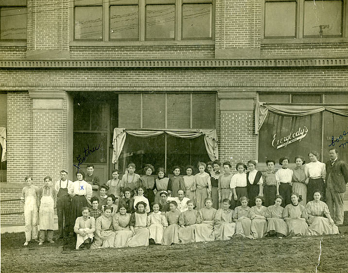 Everybody's Candy Co. Employees, 1908