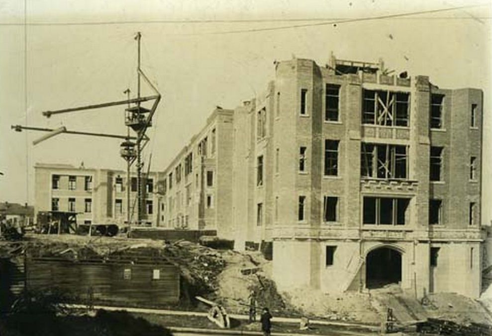 Central School, under construction, 1913