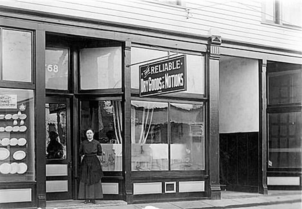 The Reliable Dry Goods & Notions, 768 South 38th Avenue, 1913