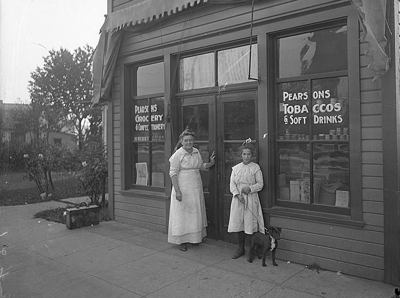 Pearson's Grocery, located at 702 So. 35th, Tacoma, 1918