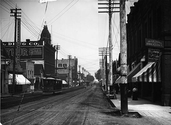 Olympia Street Scene, 1906