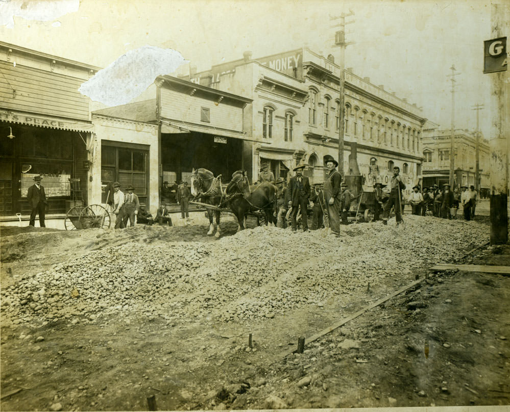 Street paving in Downtown Olympia, 1908