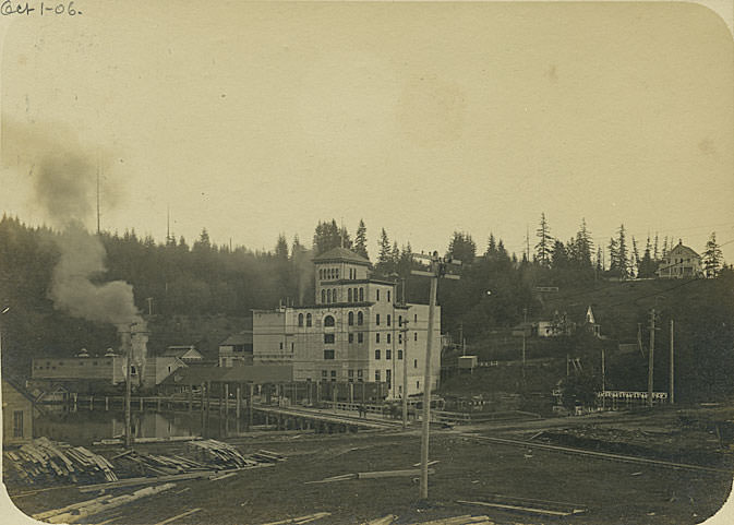 Olympia Brewing Company brewhouse, first day railroad arrived, 1906