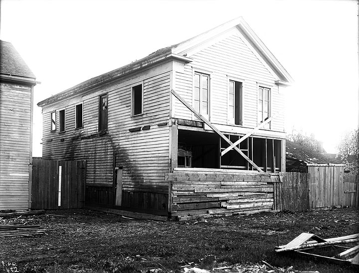 Gold Bar Restaurant in ruins, Olympia, 1902