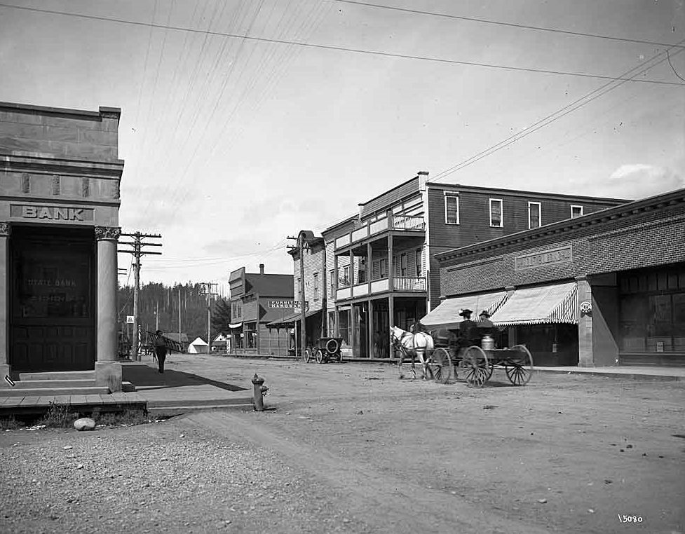 Tenino Street Scene, Olympia, 1909