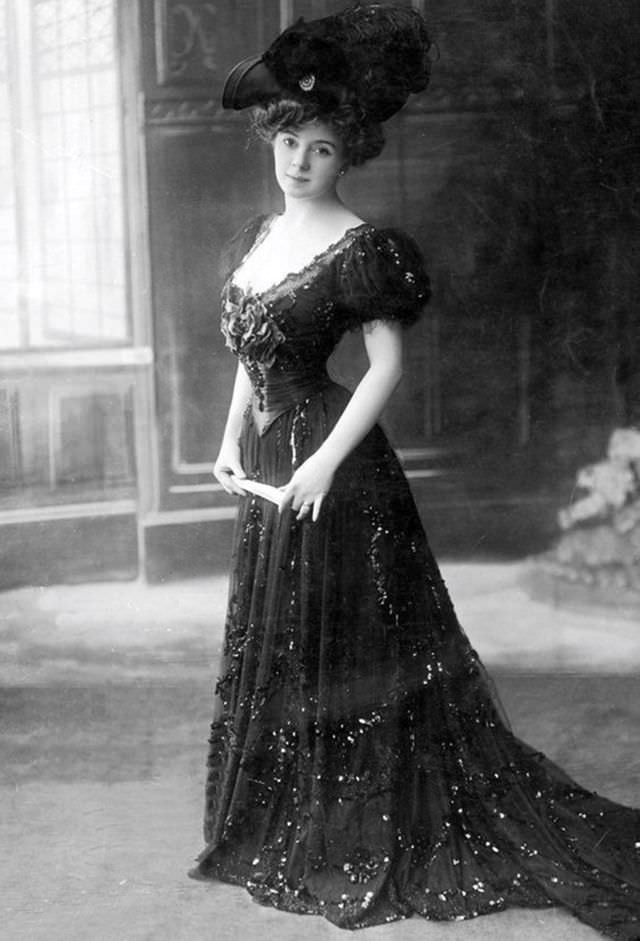 Amélie Diéterle: Life Story and Fabulous Photos of famous French actresses of the Belle Époque