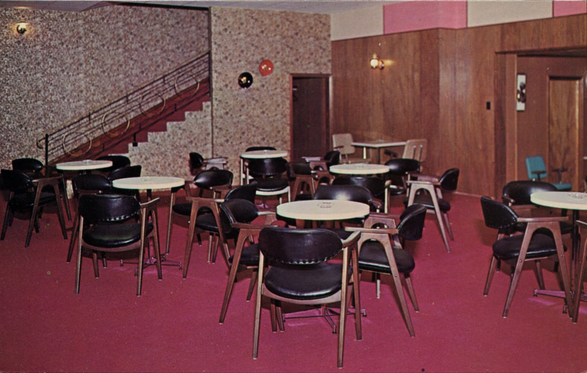 Stunning Postcards Show Interiors of America Cocktail Lounges from the 1950s