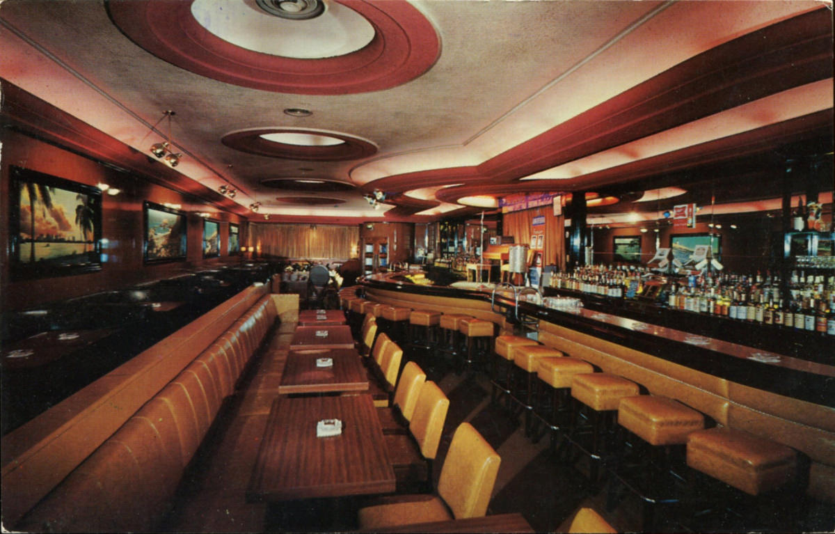 Stunning Postcards Show Interiors of America Cocktail Lounges from the 1950s