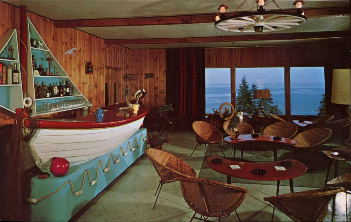 Stunning Postcards Show Interiors of America Cocktail Lounges from the 1950s