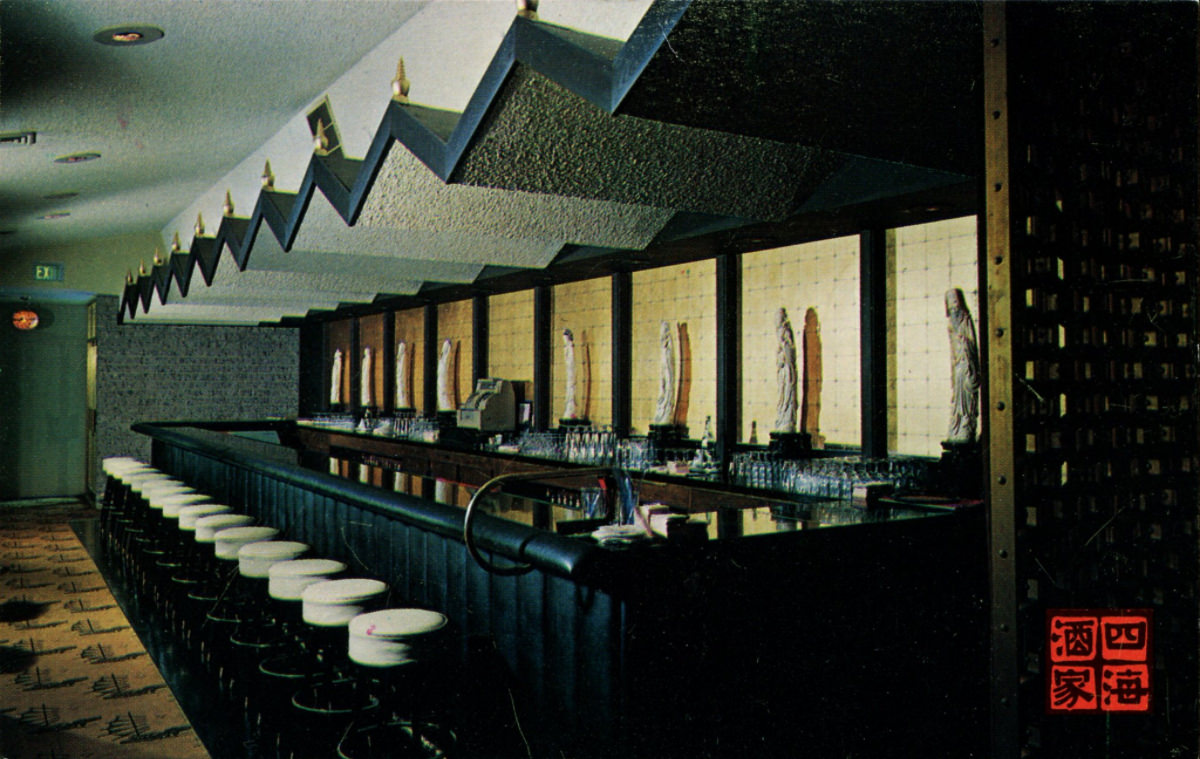 Stunning Postcards Show Interiors of America Cocktail Lounges from the 1950s